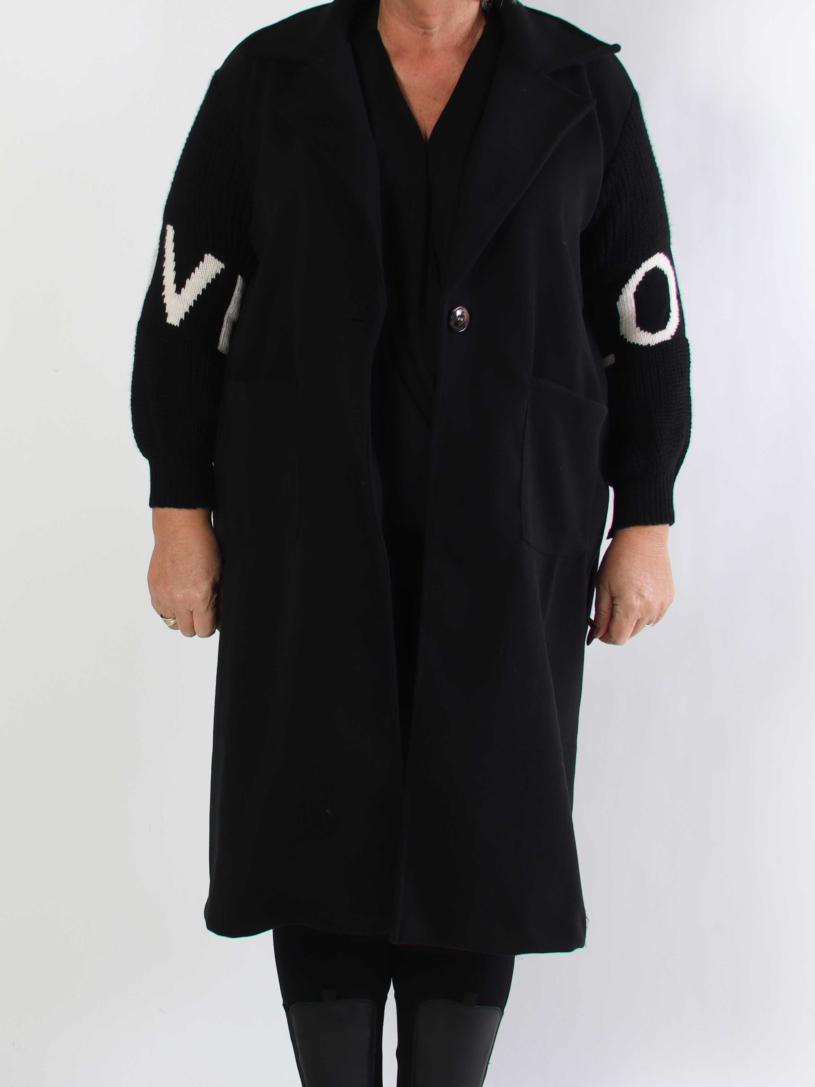 Debbie Midi - Fin plus size frakke med strikærmer